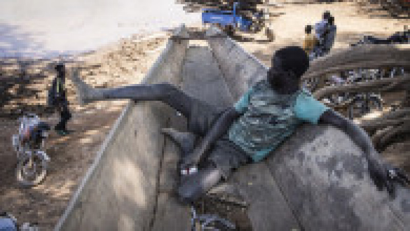 Minerii de ocazie din Mali caută aur în condiții extrem de periculoase. Sursa foto: Profimedia Images | Poza 1 din 30