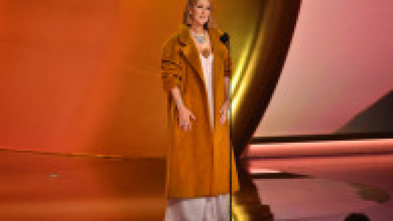 Cântăreaţa canadiană Celine Dion, care a fost diagnosticată cu sindromul persoanei rigide, a urcat pe scena ceremoniei de decernare a Premiilor Grammy 2024 pentru a înmâna premiul 