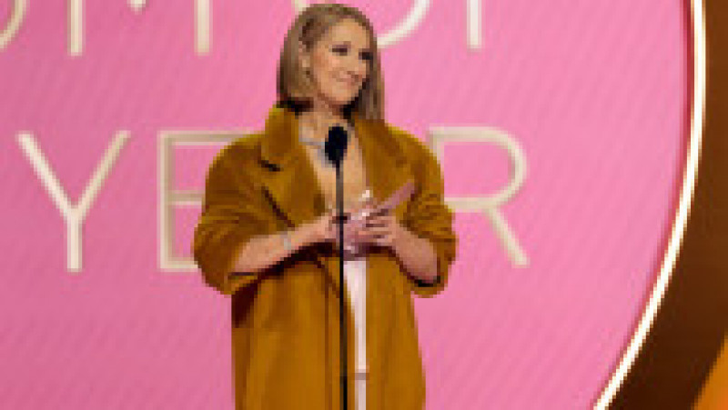 Cântăreaţa canadiană Celine Dion, care a fost diagnosticată cu sindromul persoanei rigide, a urcat pe scena ceremoniei de decernare a Premiilor Grammy 2024 pentru a înmâna premiul "Albumul anului" FOTO: Profimedia Images | Poza 1 din 31