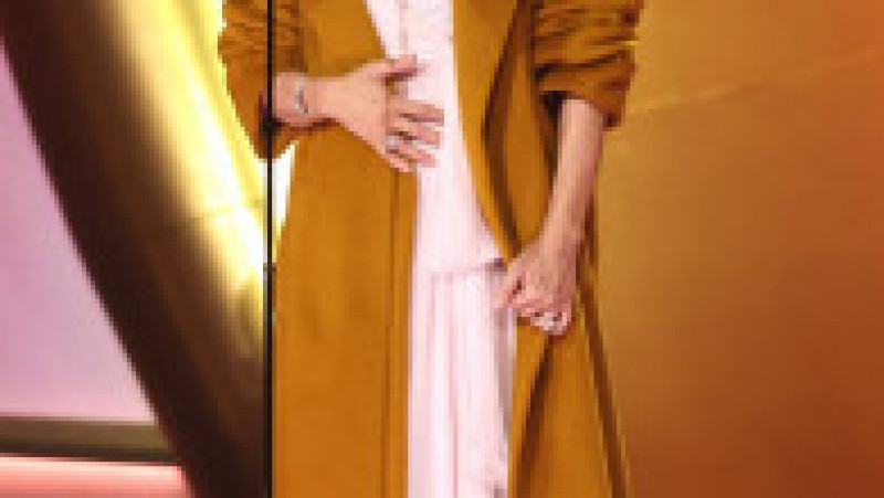 Cântăreaţa canadiană Celine Dion, care a fost diagnosticată cu sindromul persoanei rigide, a urcat pe scena ceremoniei de decernare a Premiilor Grammy 2024 pentru a înmâna premiul "Albumul anului" FOTO: Profimedia Images | Poza 11 din 31