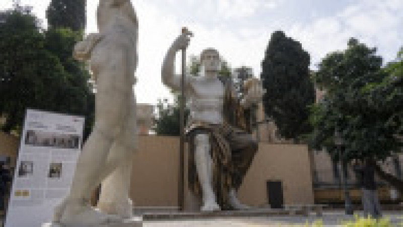 O reproducere a statuii lui Constantin, de 13 metri înălţime, a fost dezvelită marţi la Roma. Foto: Profimedia | Poza 9 din 14
