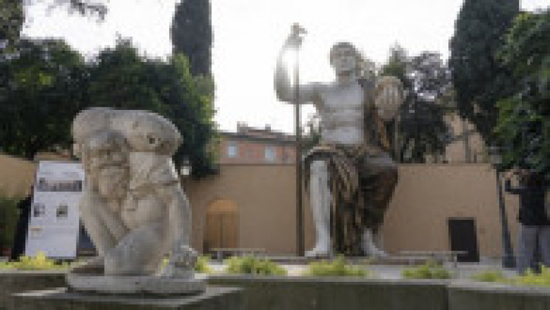 O reproducere a statuii lui Constantin, de 13 metri înălţime, a fost dezvelită marţi la Roma. Foto: Profimedia | Poza 5 din 14