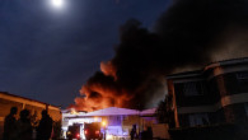 Cel puțin trei oameni au murit și aproape 300 au fost răniți într-o explozie uriașă provocată de un camion care transporta gaz, în capitala Kenyei, Nairobi. FOTO: Profimedia Images | Poza 13 din 16