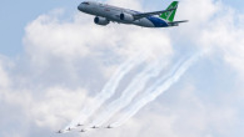 Avionul de linie cu fuzelaj îngust cu două motoare C919, cu 158-192 de locuri, concurează cu modelele consacrate Airbus A320neo şi Boeing 737 MAX 8. Sursa foto: Profimedia Images | Poza 6 din 34