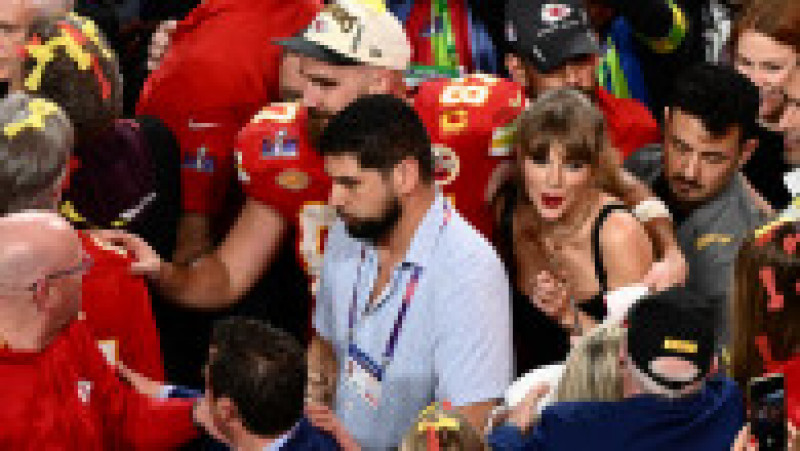 Kansas City a câştigat a treia oară Super Bowl. Taylor Swift și-a sărutat iubitul pe teren și aproape a eclipsat momentul sportiv. FOTO: Profimedia Images | Poza 1 din 16