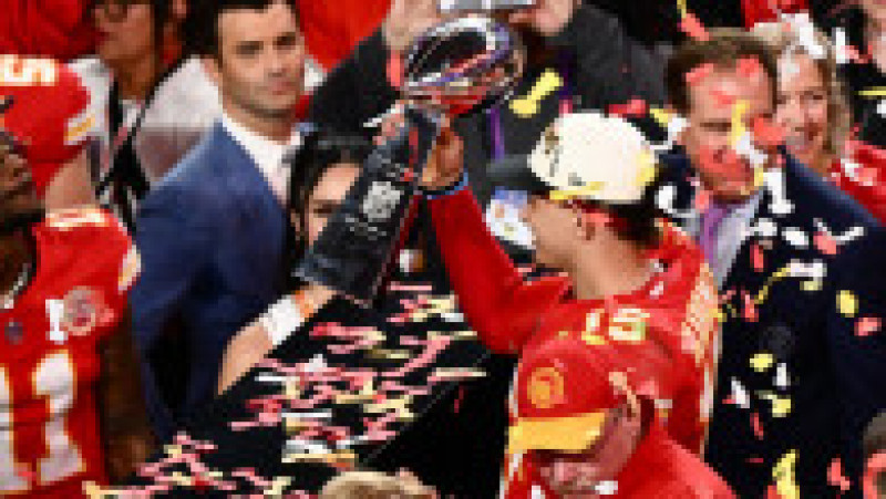 Kansas City a câştigat a treia oară Super Bowl. Taylor Swift și-a sărutat iubitul pe teren și aproape a eclipsat momentul sportiv. FOTO: Profimedia Images | Poza 7 din 16