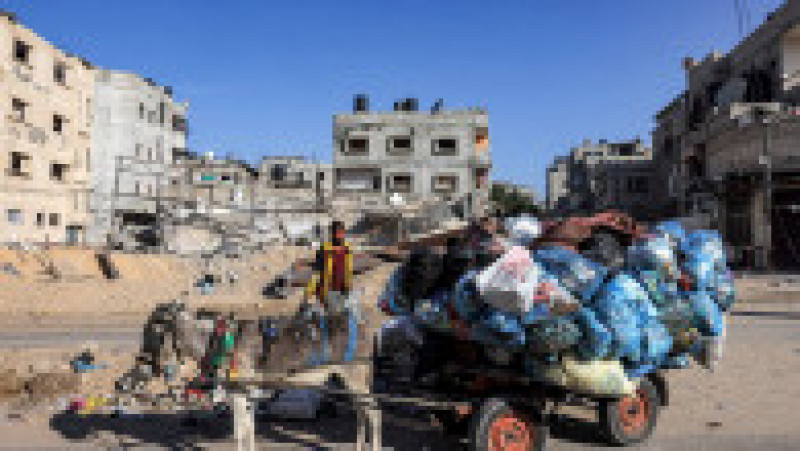 Străzile din Fâșia Gaza sunt pline de gunoaie, iar riscul de boli precum holeră, difterie și febră tifoidă este în creștere. Sursa foto: Profimedia Images | Poza 29 din 40