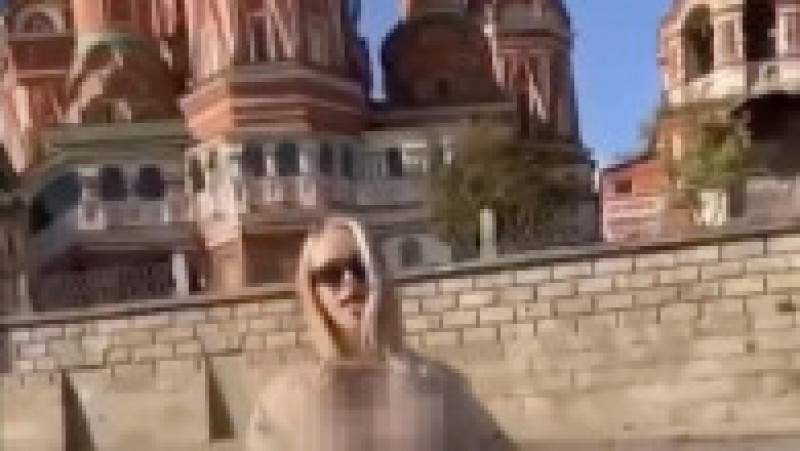 Lolita Bogdanova, o ucraineancă de 24 de ani, model pe OnlyFans, s-a filmat topless în fața catedralei din Piața Roșie din Moscova, în 2021 FOTO: Profimedia Images | Poza 2 din 13