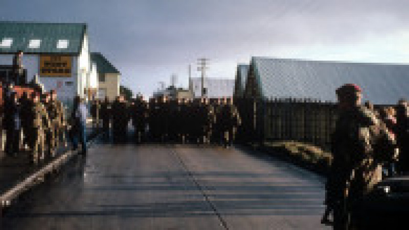 Trupe britanice în timpul războiului din Insulele Falkland. Sursa foto Profimedia Images | Poza 33 din 54