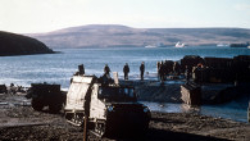Trupe britanice în timpul războiului din Insulele Falkland. Sursa foto Profimedia Images | Poza 40 din 54