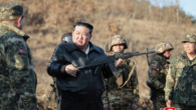 Kim Jong Un în timpul unei vizite la o bază de antrenament a armatei nord-coreene. Foto: Profimedia Images | Poza 6 din 8