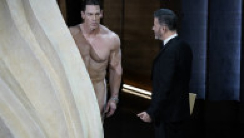 Actorul John Cena a urcat pe scenă gol pușcă pentru a anunța câștigătorul Oscarului pentru costume FOTO: Profimedia Images | Poza 4 din 18