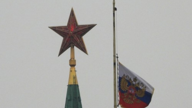 În Rusia este zi de doliu duminică și steagurile au fost coborâte în bernă. FOTO: Profimedia Images