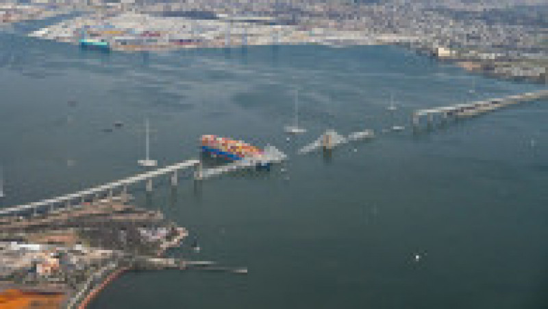 Podul Francis Scott Key din Baltimore, cu o lungime de 2,57 km, s-a prăbuşit, marţi, după ce un cargobot s-a izbit violent de acesta. FOTO: Profimedia Images | Poza 3 din 8