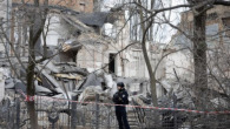 Rachetele balistice ale rușilor au avariat case şi clădirea Academiei de Arte din Kiev. FOTO: Profimedia Images | Poza 7 din 9