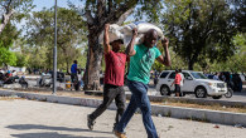 Peste 1500 de oameni au fost ucişi în escaladarea violenţelor dintre bandele din Haiti de la începutul acestui an, arată un raport al Oficiului ONU pentru drepturile omului de la Geneva, citat vineri de dpa. Sursa foto Profimedia Images | Poza 10 din 36