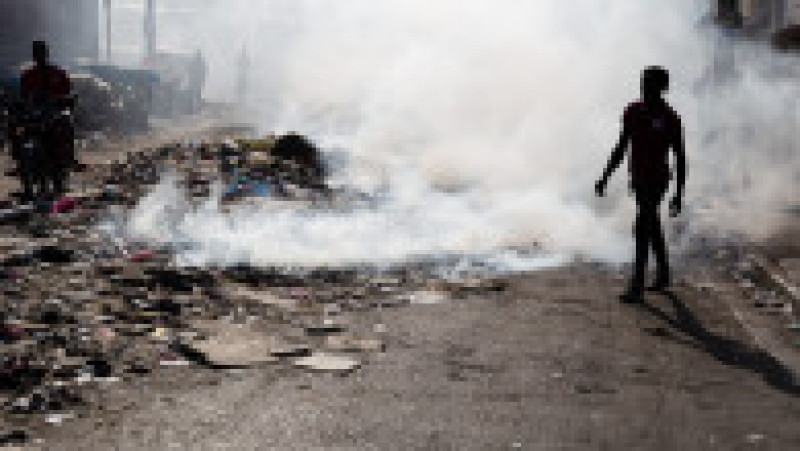 Peste 1500 de oameni au fost ucişi în escaladarea violenţelor dintre bandele din Haiti de la începutul acestui an, arată un raport al Oficiului ONU pentru drepturile omului de la Geneva, citat vineri de dpa. Sursa foto Profimedia Images | Poza 2 din 36