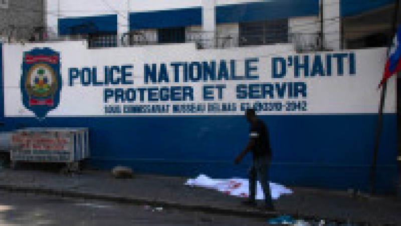 Peste 1500 de oameni au fost ucişi în escaladarea violenţelor dintre bandele din Haiti de la începutul acestui an, arată un raport al Oficiului ONU pentru drepturile omului de la Geneva, citat vineri de dpa. Sursa foto Profimedia Images | Poza 4 din 36