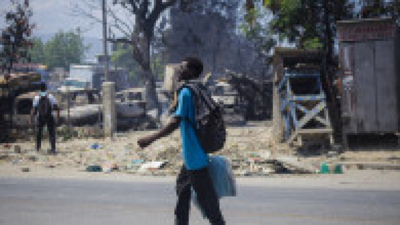 Peste 1500 de oameni au fost ucişi în escaladarea violenţelor dintre bandele din Haiti de la începutul acestui an, arată un raport al Oficiului ONU pentru drepturile omului de la Geneva, citat vineri de dpa. Sursa foto Profimedia Images | Poza 29 din 36
