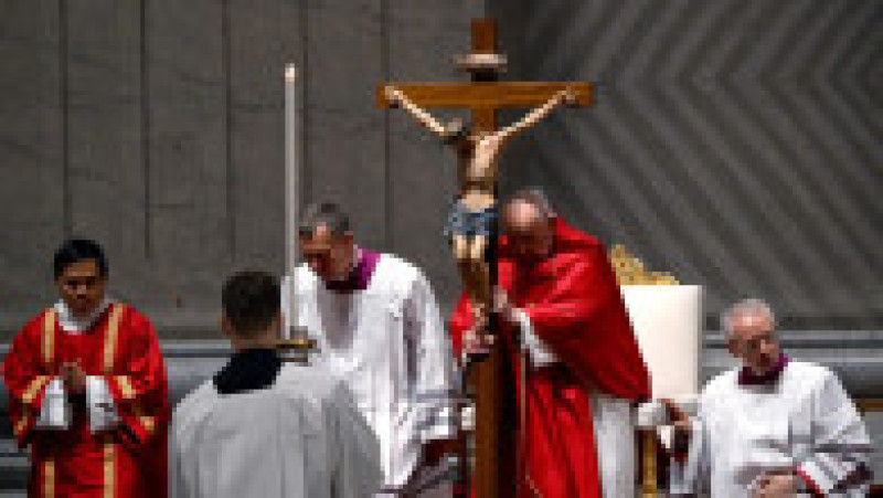 Papa Francisc a scris personal meditaţiile din acest an. Sursa foto: Profimedia Images | Poza 12 din 17