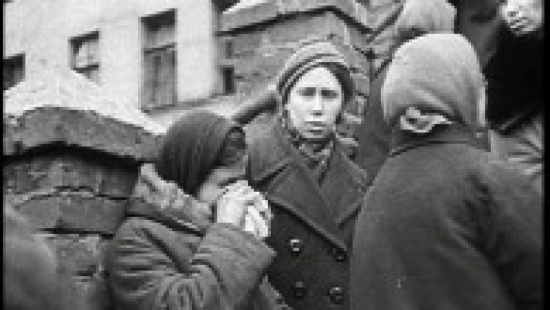 În timpul asediului de aproape 900 de zile al oraşului Leningrad, acum Sankt Petersburg, de către Wehrmacht şi aliaţii săi în 1941-1944, aproximativ 1,1 milioane de oameni şi-au pierdut viaţa. Sursa foto Profimedia Images | Poza 15 din 36