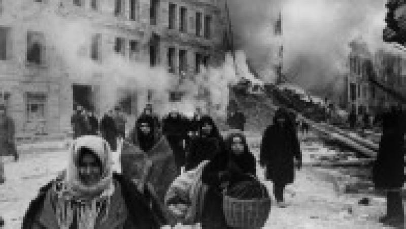 În timpul asediului de aproape 900 de zile al oraşului Leningrad, acum Sankt Petersburg, de către Wehrmacht şi aliaţii săi în 1941-1944, aproximativ 1,1 milioane de oameni şi-au pierdut viaţa. Sursa foto Profimedia Images | Poza 19 din 36