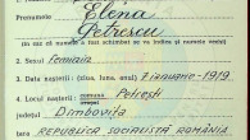 Cartea de evidență personală a membrului PCR Elena Ceaușescu. Sursă: CNSAS | Poza 2 din 13
