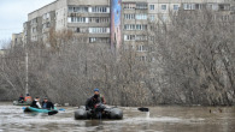Rusia a evacuat deja mii de persoane în ultimele zile din cauza inundaţiilor, în special în regiunea Orenburg, la graniţa cu Kazahstanul. FOTO: Profimedia Images | Poza 9 din 9