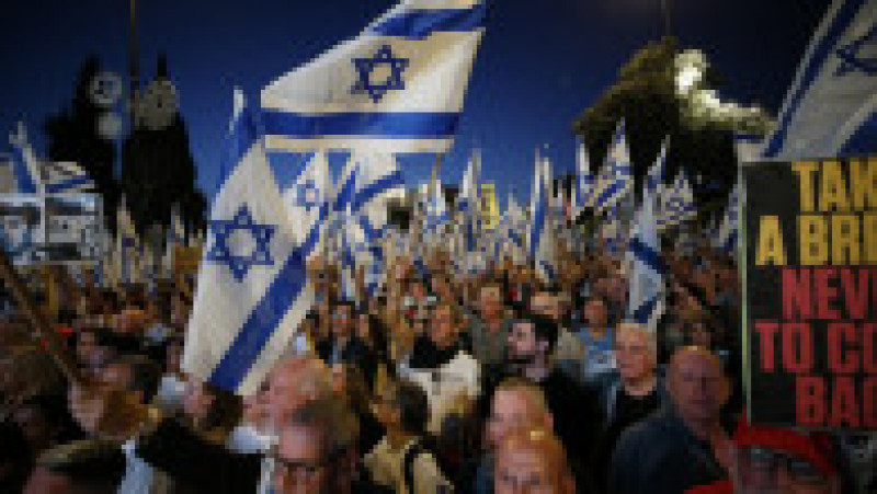 Un protest uriaș a avut loc la Ierusalim. Zeci de mii de oameni i-au cerut premierului Netanyahu să demisioneze. FOTO: Profimedia Images | Poza 6 din 17