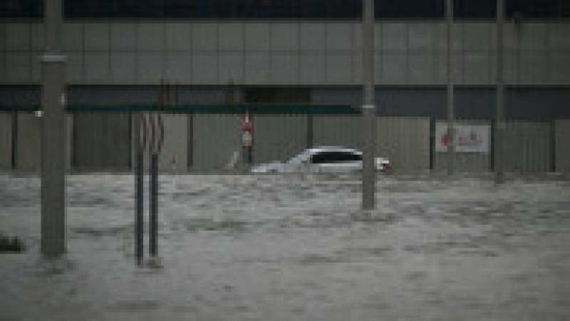 În Dubai, a plouat în 12 ore cât într-un an. FOTO: Profimedia Images | Poza 25 din 34