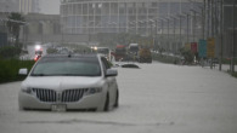 În Dubai, a plouat în 12 ore cât într-un an. FOTO: Profimedia Images | Poza 6 din 20