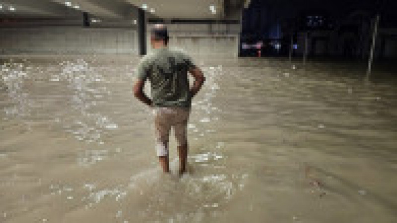 În Dubai, a plouat în 12 ore cât într-un an. FOTO: Profimedia Images | Poza 11 din 46