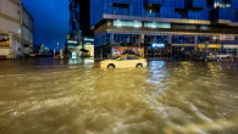 În Dubai, a plouat în 12 ore cât într-un an. FOTO: Profimedia Images | Poza 4 din 46