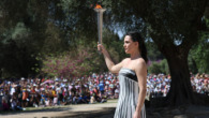 Flacăra olimpică a fost aprinsă la Olympia (Grecia). FOTO: Profimedia Images | Poza 7 din 14