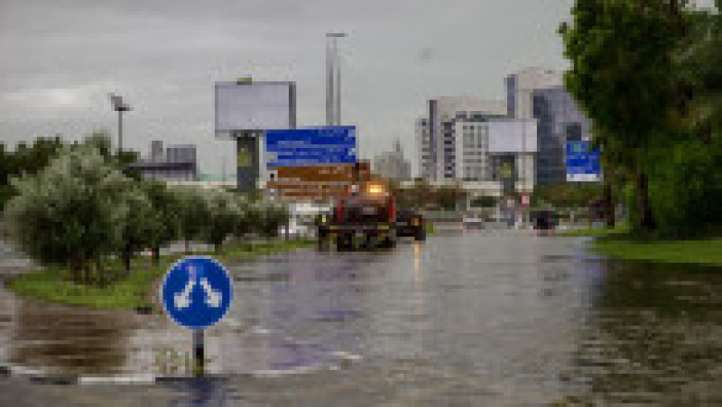 Ploile abundente au inundat mai multe zone din Dubai. FOTO: Profimedia Images | Poza 2 din 9