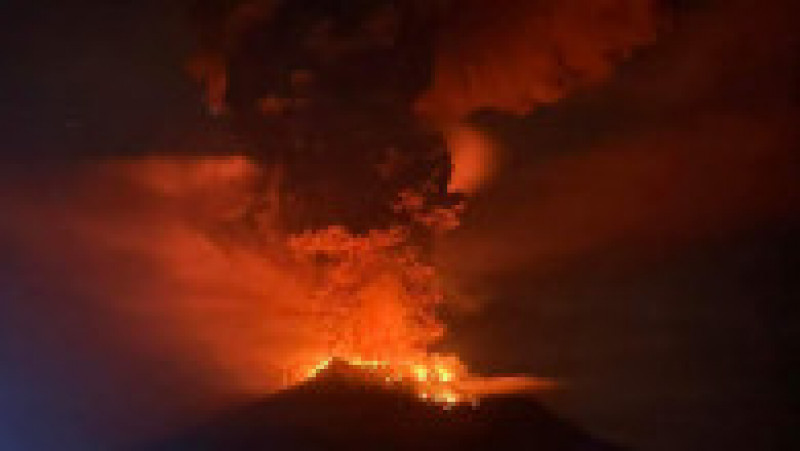 Vulcanul Ruang din Indonezia a erupt. FOTO: Profimedia Images | Poza 3 din 8