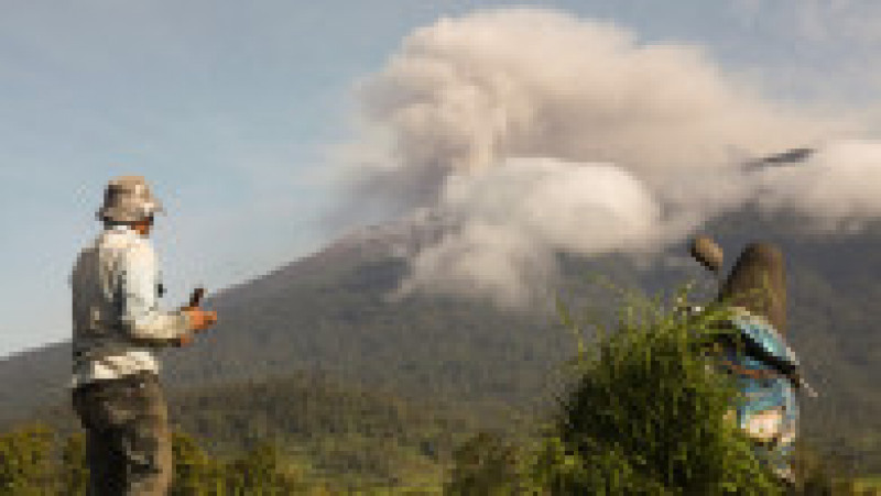 Vulcanul Ruang din Indonezia a erupt. FOTO: Profimedia Images | Poza 7 din 8