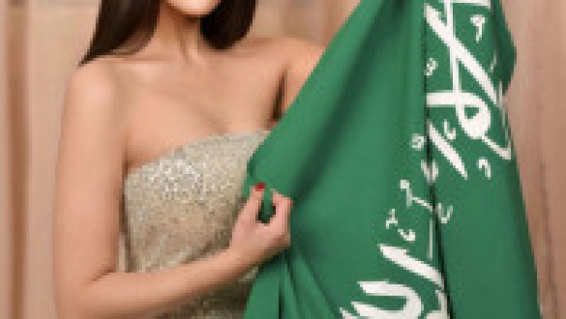 Regina frumuseții din Arabia Saudită, Rumy al-Qahtani, a scris în 24 martie că este „onorată” să concureze la Miss Univers. FOTO: Captură Instagram | Poza 3 din 7