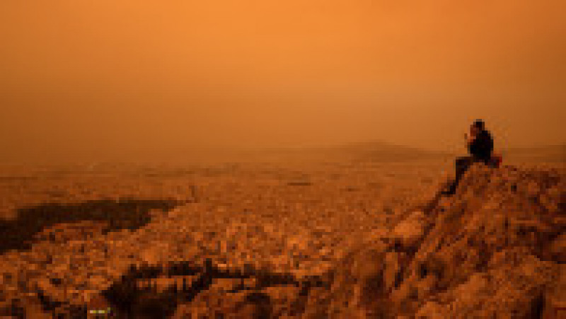 Un val de praf saharian a acoperit Atena și alte orașe grecești. FOTO: Profimedia Images | Poza 14 din 19