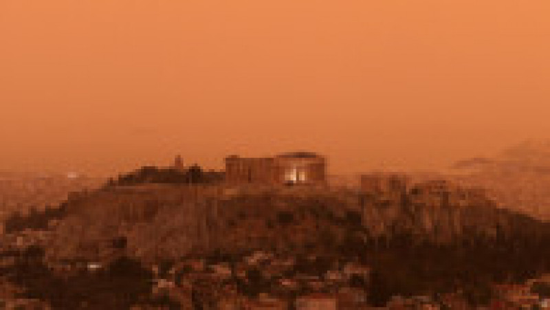 Un val de praf saharian a acoperit Atena și alte orașe grecești. FOTO: Profimedia Images | Poza 3 din 19
