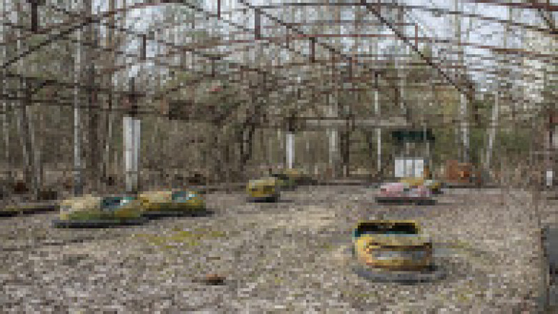 Accidentul nuclear de la Cernobîl a avut loc pe 26 aprilie 1986, la ora locală 01:23. El a fost cauzat de o explozie a centralei nucleare din oraşul ucrainean Pripeat, iar zona apropiată catastrofei a fost contaminată radioactiv. Un nor radioactiv a ajuns în partea de vest a Uniunii Sovietice, Europa şi în estul Americii de Nord. Ţările care au fost afectate cel mai mult de catastrofă au fost Ucraina, Belarus şi Rusia. Foto: Profimedia Images | Poza 21 din 31
