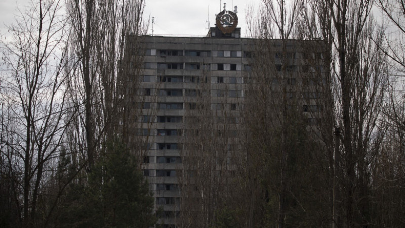 Accidentul nuclear de la Cernobîl a avut loc pe 26 aprilie 1986, la ora locală 01:23. El a fost cauzat de o explozie a centralei nucleare din oraşul ucrainean Pripeat, iar zona apropiată catastrofei a fost contaminată radioactiv. Un nor radioactiv a ajuns în partea de vest a Uniunii Sovietice, Europa şi în estul Americii de Nord. Ţările care au fost afectate cel mai mult de catastrofă au fost Ucraina, Belarus şi Rusia. Foto: Profimedia Images