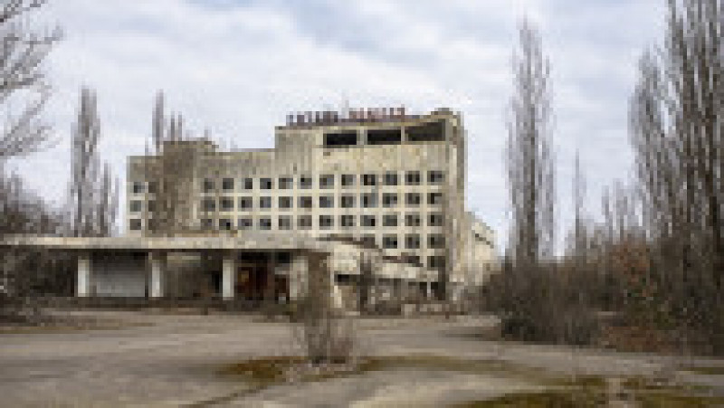 Accidentul nuclear de la Cernobîl a avut loc pe 26 aprilie 1986, la ora locală 01:23. El a fost cauzat de o explozie a centralei nucleare din oraşul ucrainean Pripeat, iar zona apropiată catastrofei a fost contaminată radioactiv. Un nor radioactiv a ajuns în partea de vest a Uniunii Sovietice, Europa şi în estul Americii de Nord. Ţările care au fost afectate cel mai mult de catastrofă au fost Ucraina, Belarus şi Rusia. Foto: Profimedia Images | Poza 29 din 31