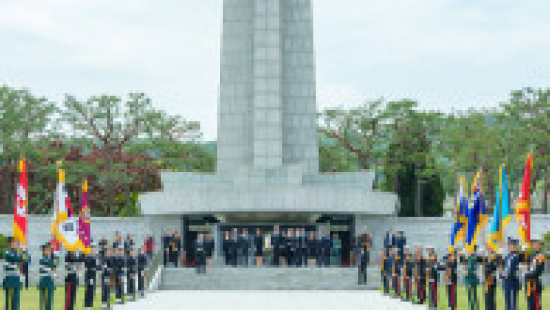 Şeful statului a depus o coroană de flori la Cimitirul Naţional din Seul. Foot: Administrația Prezidențială | Poza 18 din 18