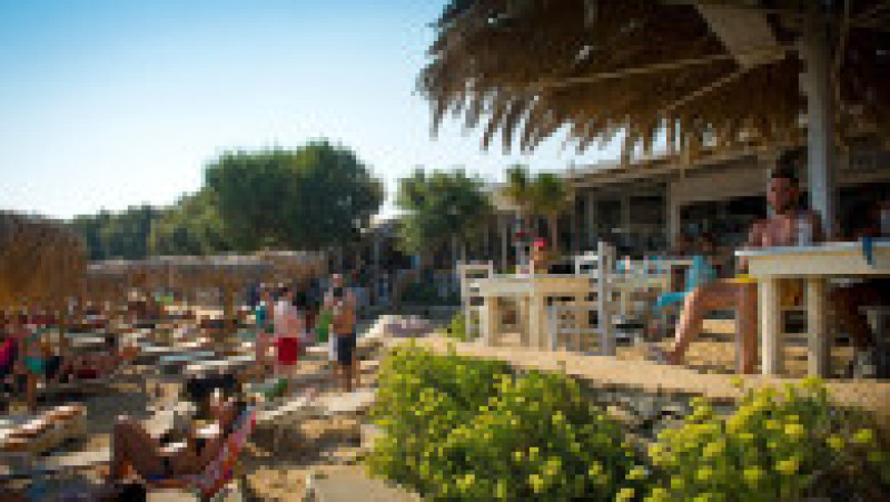 Topul celor mai bune plaje din Grecia. În imagine Paranga Beach, Mykonos. FOTO: Profimedia Images | Poza 1 din 13