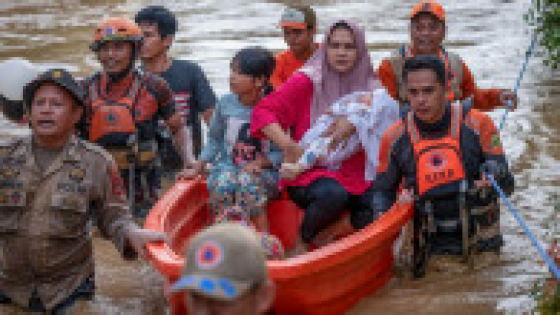Inundații de proporții în Indonezia, sute de oameni evacuați. FOTO: Profimedia Images | Poza 1 din 11