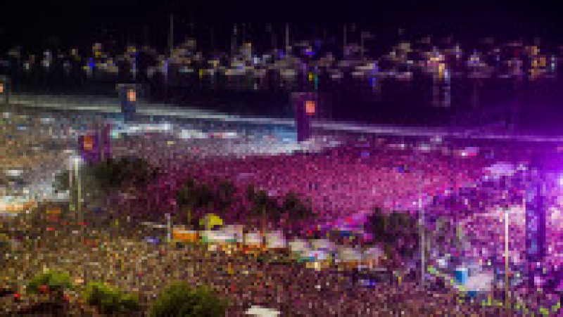 Fanii Madonnei s-au adunat pe plaja Copacabana. Foto: Profimedia | Poza 8 din 10
