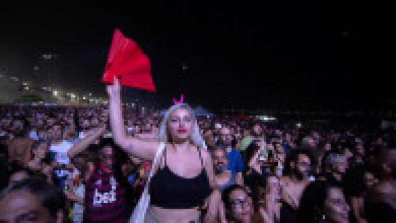 Fanii Madonnei s-au adunat pe plaja Copacabana. Foto: Profimedia | Poza 10 din 10