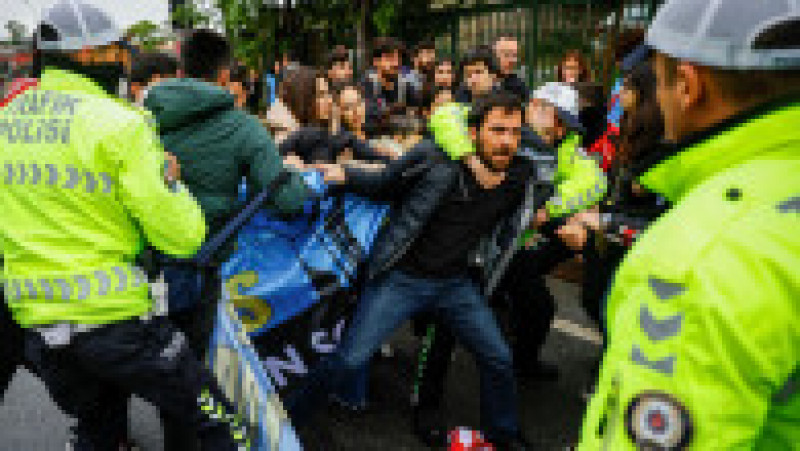 În 1 mai au fost proteste violente in Instanbul. FOTO: Profimedia Images | Poza 3 din 7
