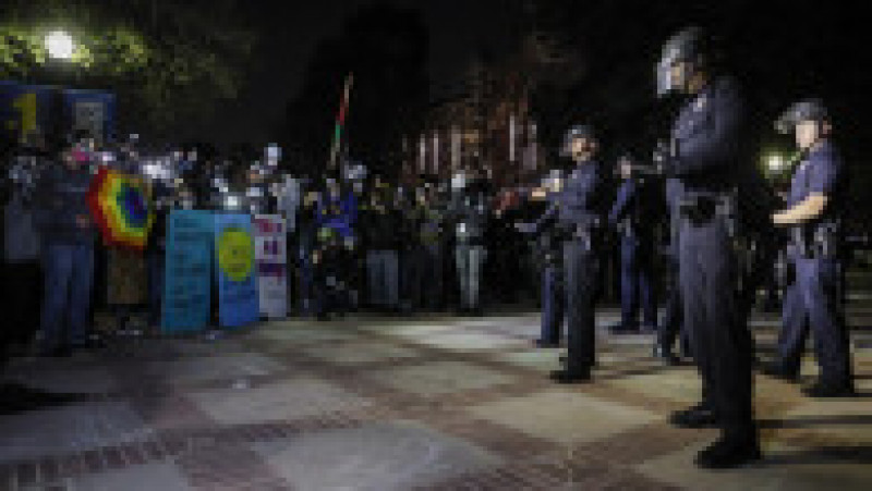 Violențe în campusuri din SUA. Studenții pro-palestinieni au ridicat baricade, poliția a intervenit în forță. FOTO: Profimedia Images | Poza 8 din 14